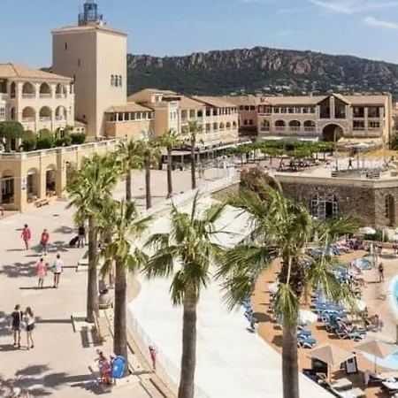 Cap Esterel Pierre Et Type 3 , 2 Rez De Jardin Cloture ,vue ,inclus Climatisation Place De Stationnement , Acces Aux Piscines ,animations Apartment