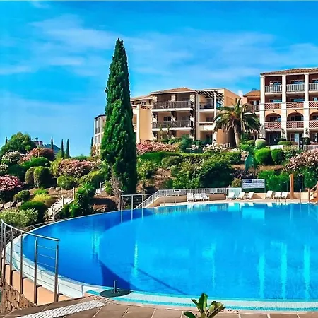 Cap Esterel Pierre Et Type 3 , 2 Rez De Jardin Cloture ,vue ,inclus Climatisation Place De Stationnement , Acces Aux Piscines ,animations *