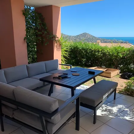 Cap Esterel Pierre Et Type 3 , 2 Rez De Jardin Cloture ,vue ,inclus Climatisation Place De Stationnement , Acces Aux Piscines ,animations Apartment *